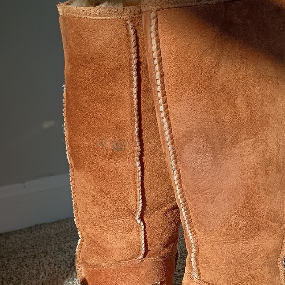 L.L. Bean Women's Tan Shearling Winter Boots - Picture 7 of 13
